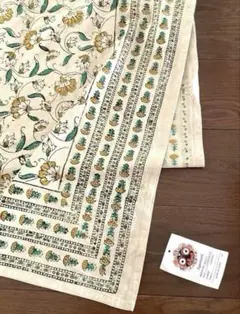 ジャガンナート　新品タグ付き　インド綿100% 花柄コットンマルチカバー 大判