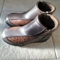 ブラウンレザーショートブーツ　22.5cm