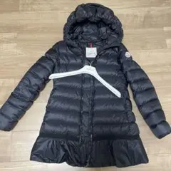MONCLER ブラック ダウンジャケット フード付き