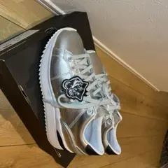 ⭐︎未使用品⭐︎Onitsuka Tiger メタリックシルバー スニーカー25cm