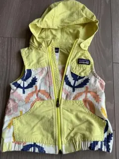 最終価格patagonia フード付きベスト 12-18ヶ月