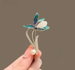 エナメル花デザインブローチ パール付き