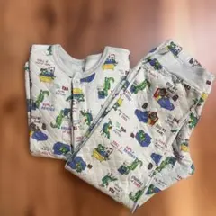 恐竜と車のプリントパジャマ 140サイズ