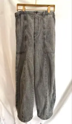 ユニクロ　グレー ワイドデニムパンツ