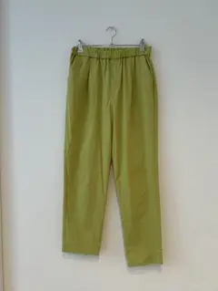 極美品　アローズ購入　春夏　美ライン　ストレッチ　グリーンパンツのサムネイル