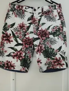 Confirm ボタニカル柄 ショートパンツ Mサイズのサムネイル