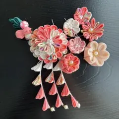 US08 つまみ細工の髪飾り-Uピンセット下がり付-②さんご 七五三　成人卒業式