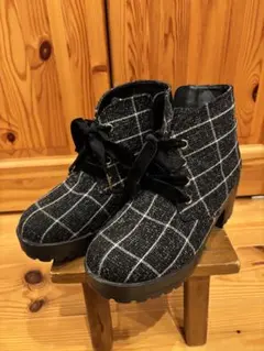 チェック柄ブーツ ブラック　22㎝