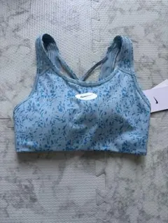 ナイキ　スポーツブラ