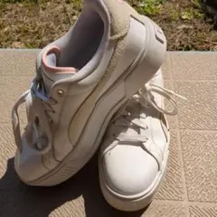 puma 厚底スニーカー 23