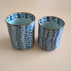青と白の葉模様 湯飲み 2個セット