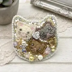 ハンドメイド★キラキラ猫さん★2Way刺繍ブローチ&バッグチャーム