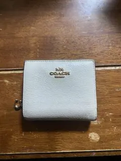 coach 財布　白