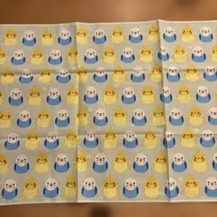 カラフルな鳥デザインの布