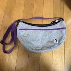 CHUMS グレーショルダーバッグ パープルストラップ