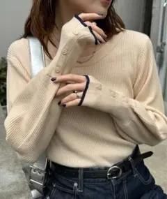 ★新品★ ボリュームスリーブ袖ボタンニット