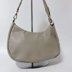 【24時間以内発送】russet ハーフムーン　ハンドバッグ　グレージュ　レザー