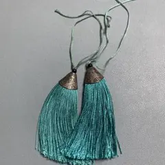 ターコイズタッセル メタルキャップ付き 約10cm