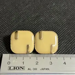 クリーム色 スクエアボタン 2個セット 約1.7cm