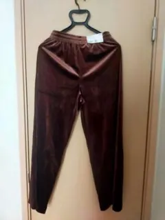 ユニクロ　ソフトベロアイージーパンツ　М