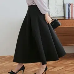 虎谷温子アナ着用　ダンボールニット フレアスカートL