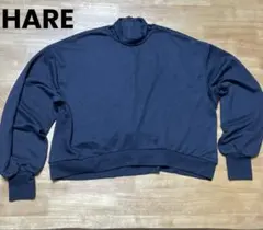 美品HARE クルーネックスリット　トレーナーのサムネイル
