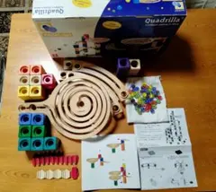 クアドリラ 知育玩具