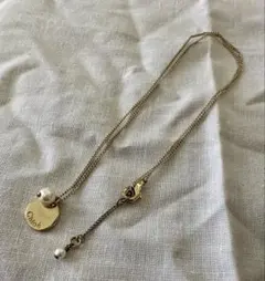 Chloe ロゴ 一粒パールとゴールドチェーンのネックレスのサムネイル