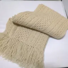 希少お洒落な模様柄入り手編み風　カシミヤ100%　デザインマフラー