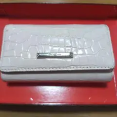 ４℃ クロコダイル型押し調　 キーケース　薄ピンク色　中古