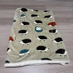 ハリネズミ柄 フリースブランケット