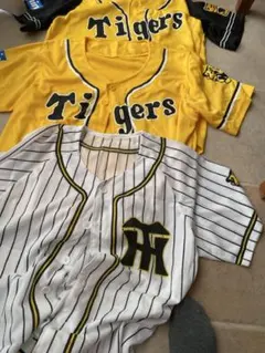 阪神タイガース ユニフォーム 3枚セットのサムネイル