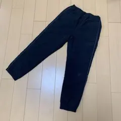 UNIQLO 裏起毛ナイロンパンツ　黒　☆ 130㎝