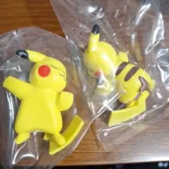 ピカチュウ ガチャガチャ 2体セット