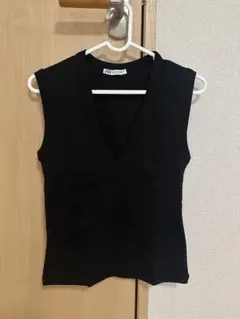 zara ノースリーブ　Vネック　ブラック　M