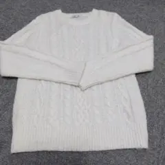 ホワイト ケーブルニット 長袖セーター