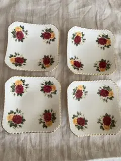 ロイヤルドルトン　四角皿４枚