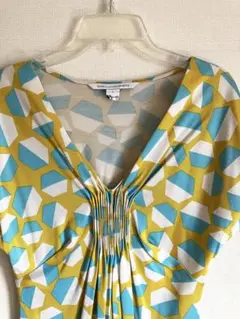 幾何学模様 Vネック 半袖ワンピース