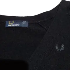FRED PERRY ブラック Vネックセーター UK8＊お値段交渉不可