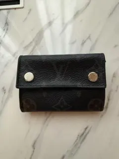 [最終値下げ]LOUIS VUITTON 三つ折り財布 モノグラム エクリプス LOUIS VUITTON モノグラム・エクリプス 三つ折り財布 - メルカリ