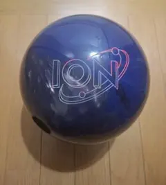 ION PRO ボウリングボール 青 - メルカリ
