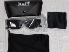 未使用☆ ブラック サングラス　偏光サングラス 紫外線カット 小顔効果　黒