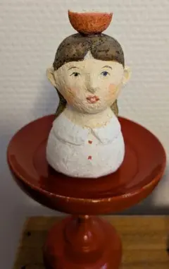 にしおゆき おるがん社 陶製人形 花をおくる 白い花 展覧会 | おるがん社 にしおゆきの陶人形