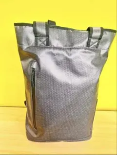 ティゴラ TIGORA ボックス型 バックパック 25Lブラック リュックのサムネイル