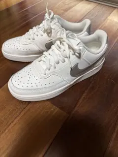 NIKEWhiteスニーカー