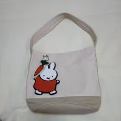 スタディオクリップミッフィー刺繍ショルダーバッグチャーム付き