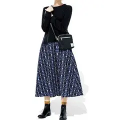 Live in comfort 美品　ニットドッキングワンピース 黒　花柄 M