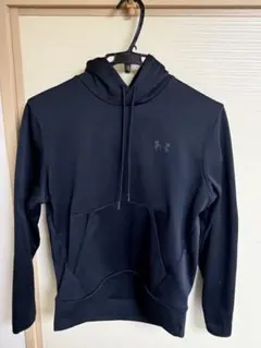 Under Armour ブラック フード付きパーカー (S/M 黒)
