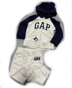 GAP ミッキースウェットセットアップ