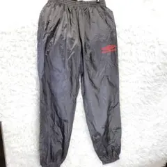 UMBRO グレー ロゴ入り 陸上用ピステパンツ 胴井86~90